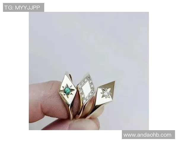 探索正版足球明星手环品牌的魅力与价值,助你成为球场上的时尚先锋 探索正版足球明星手环品牌的魅力与价值,助你成为球场上的时尚先锋